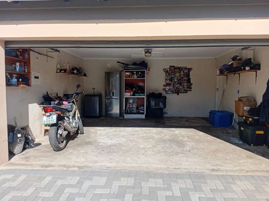 To Let 3 Bedroom Property for Rent in Beacon Bay North Eastern Cape